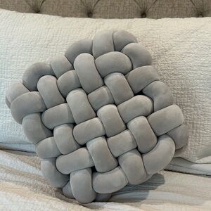Fun Woven Knot Pillow